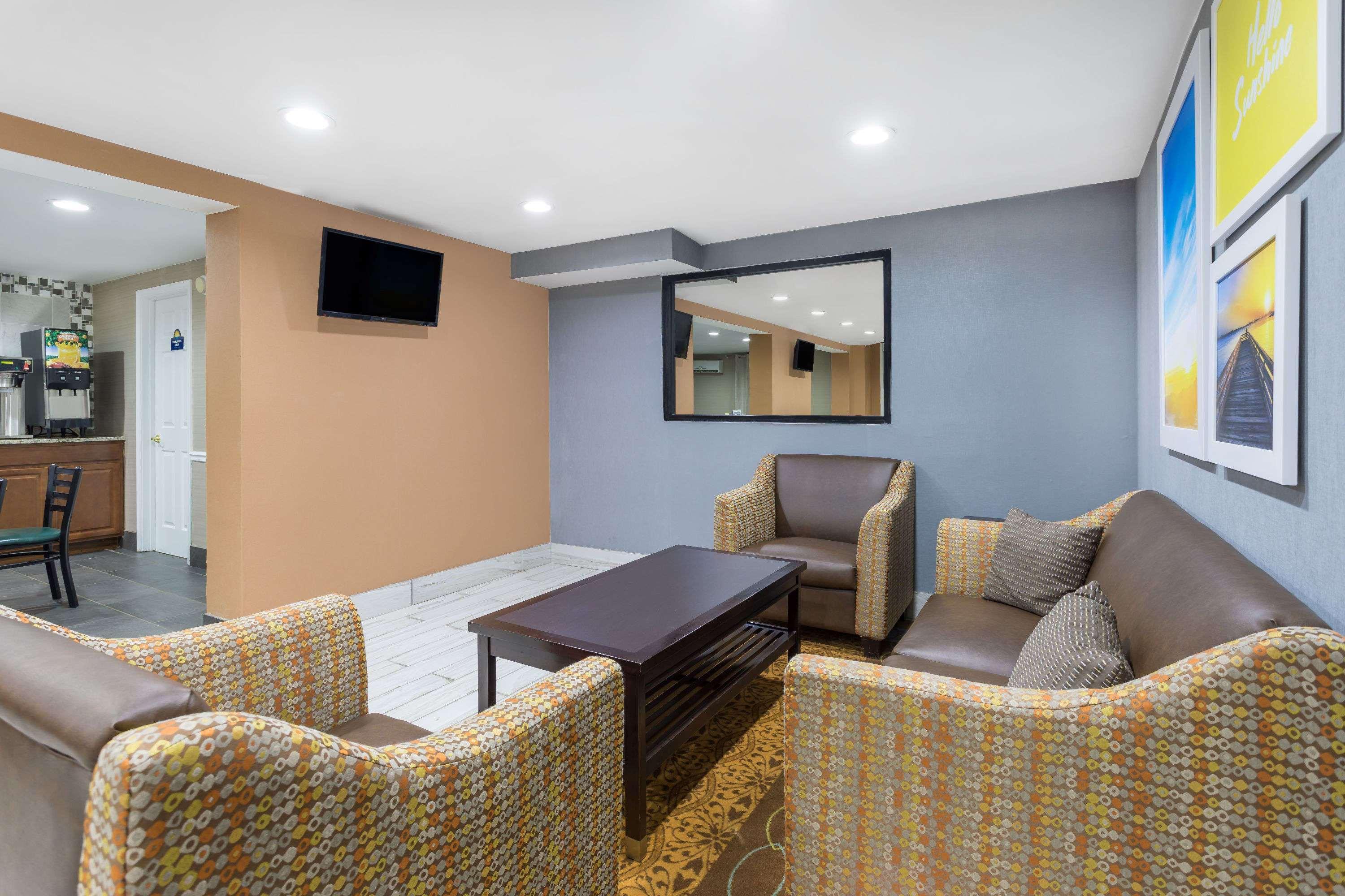 Days Inn By Wyndham Newberry South Carolina Exterior photo